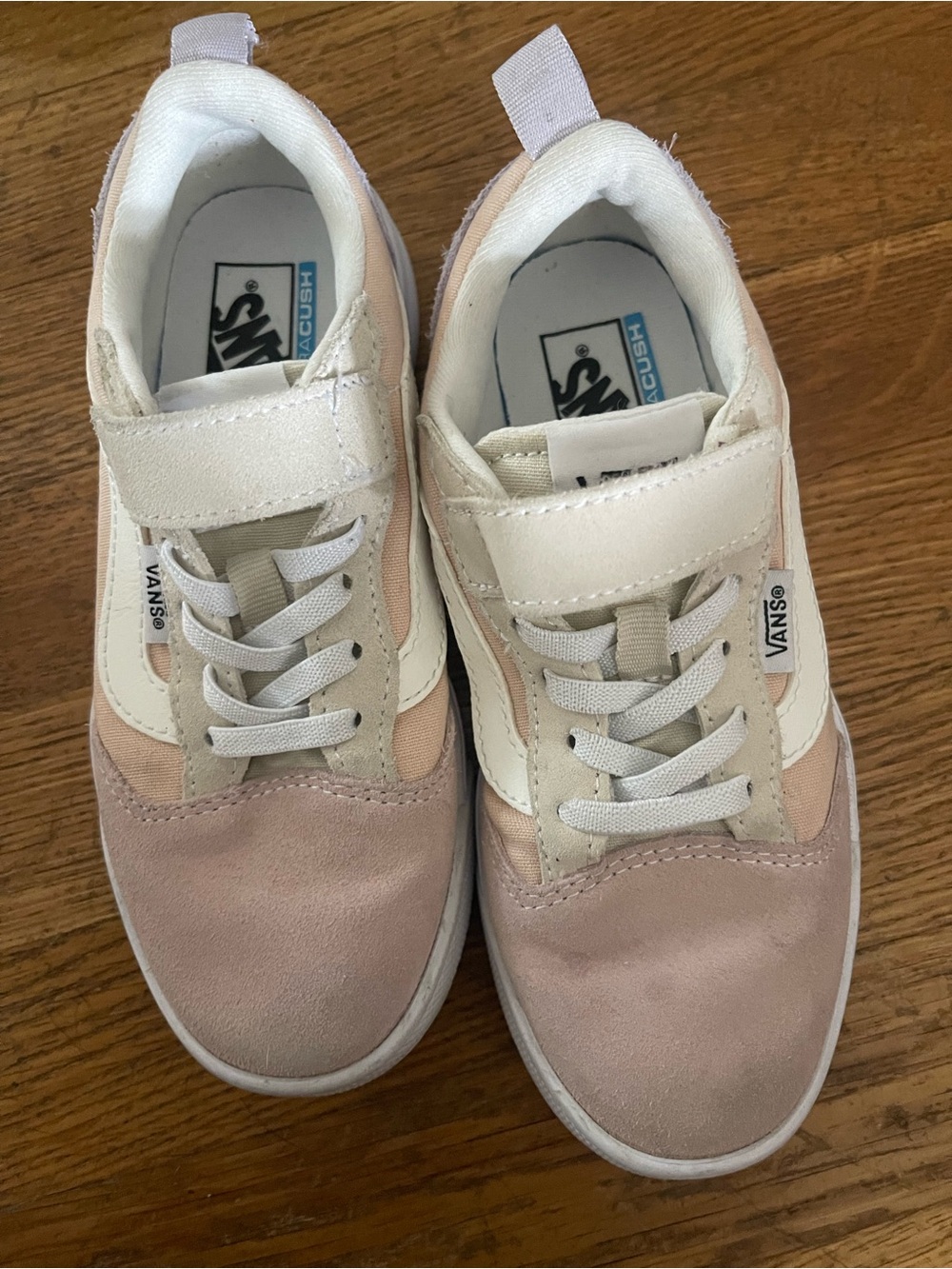 Vans Kids Old Skool Velcro Sneakers in Pink and White
